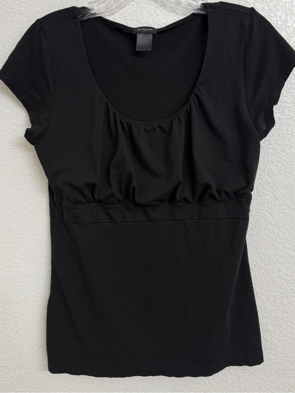 Ann Taylor Scoop Neck Black Short Sleeve Top